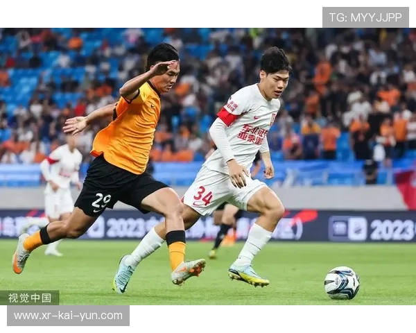 长春亚泰1-0深圳队，孙捷头球补射得手